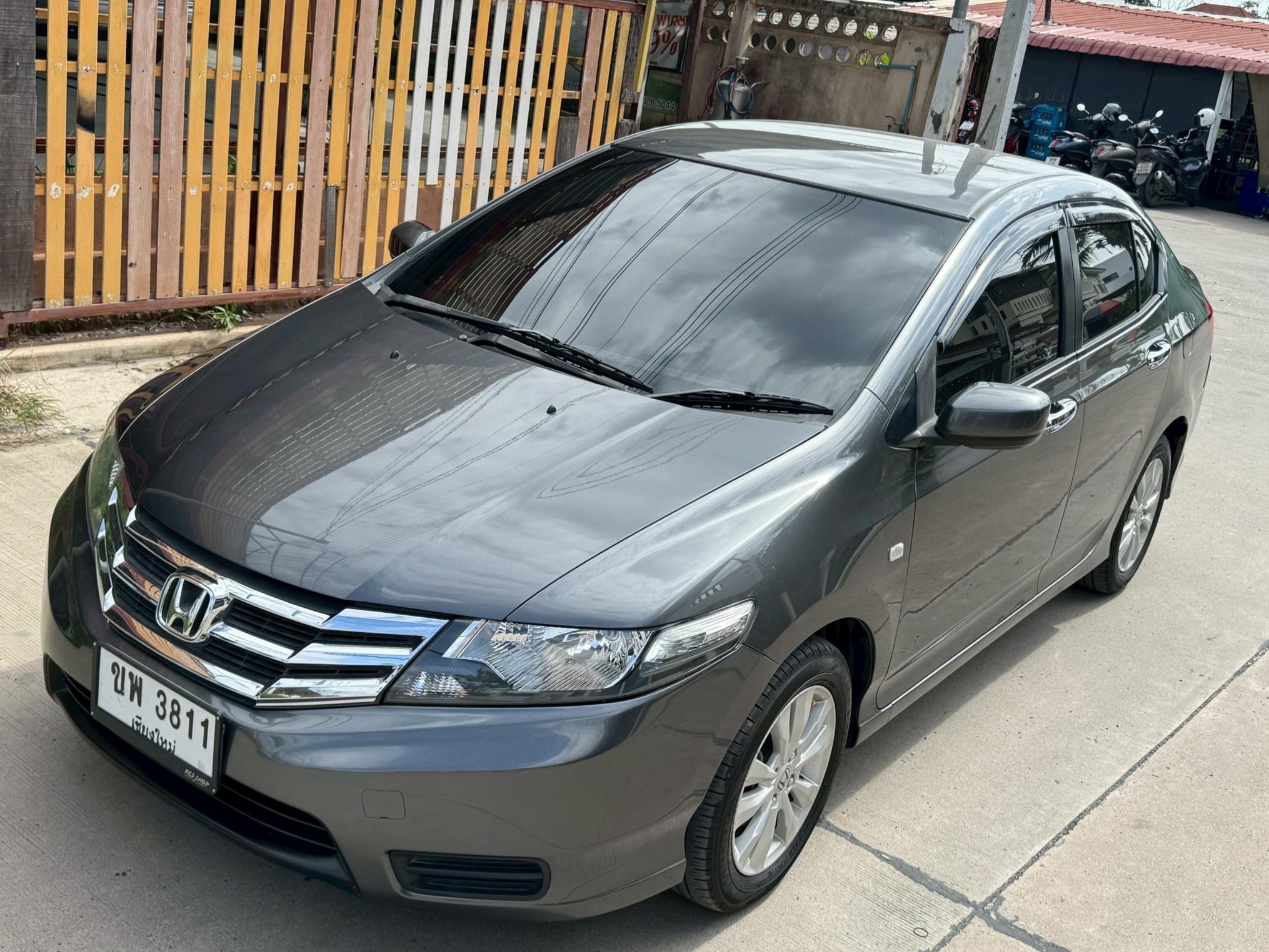 Honda City 1.5 V ออโต้ MNC 2013/2556