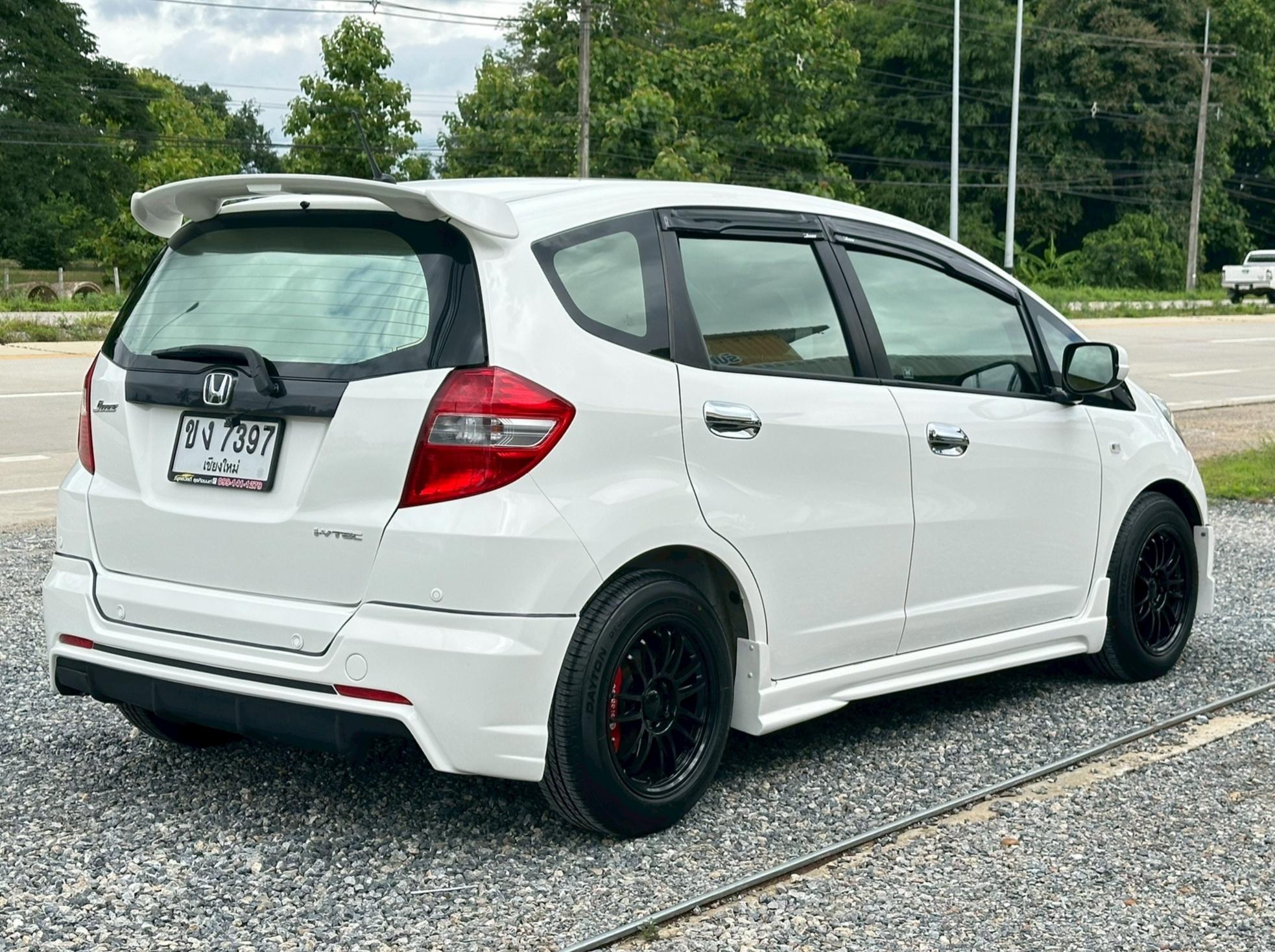Honda Jazz GE 1.5 S MNC MT 2011